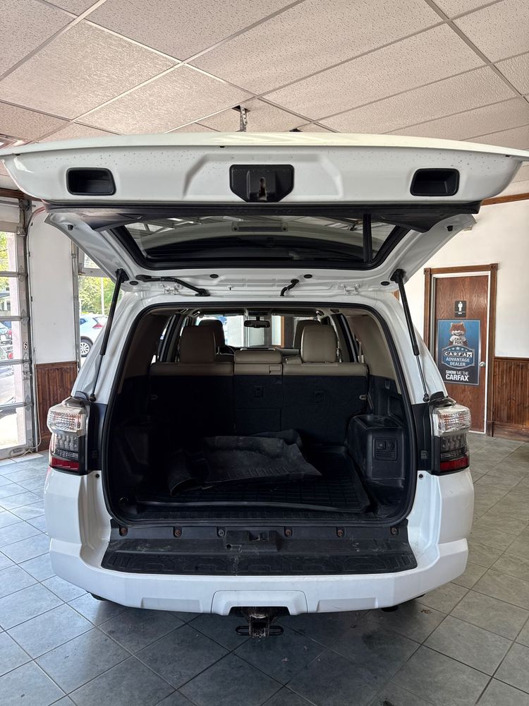 2017 Toyota 4Runner SR5 photo 7