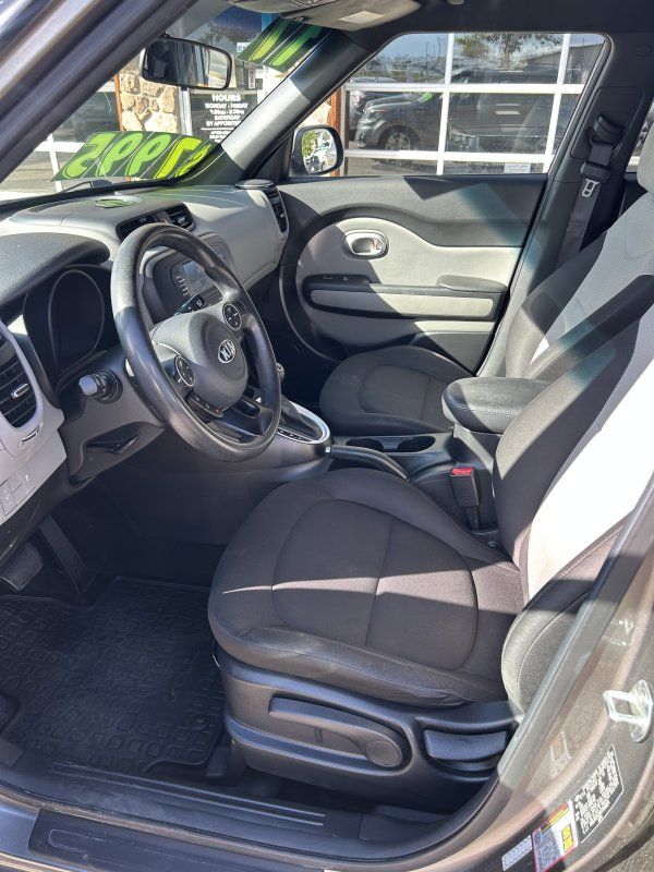 2017 Kia Soul Base - Photo 6