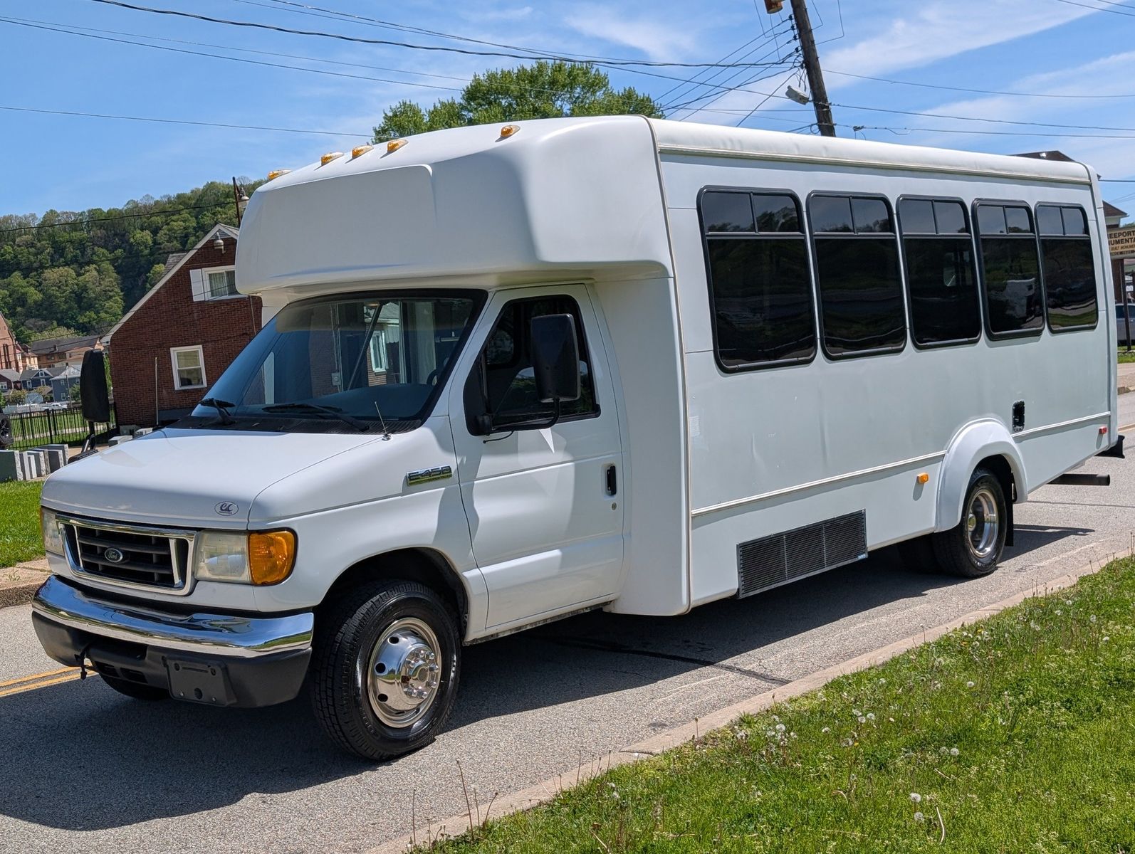 2007 Ford E-450 Cutaway 132