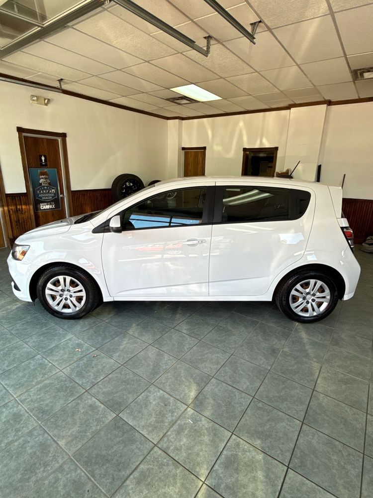 2020 Chevrolet Sonic LT photo 4