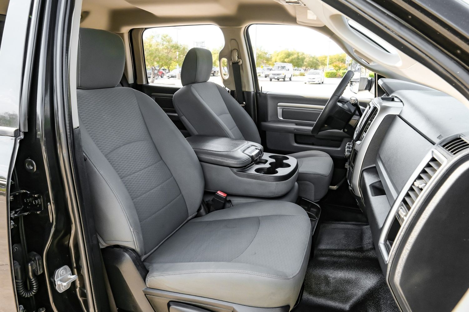 2018 Ram 2500 SLT photo 28