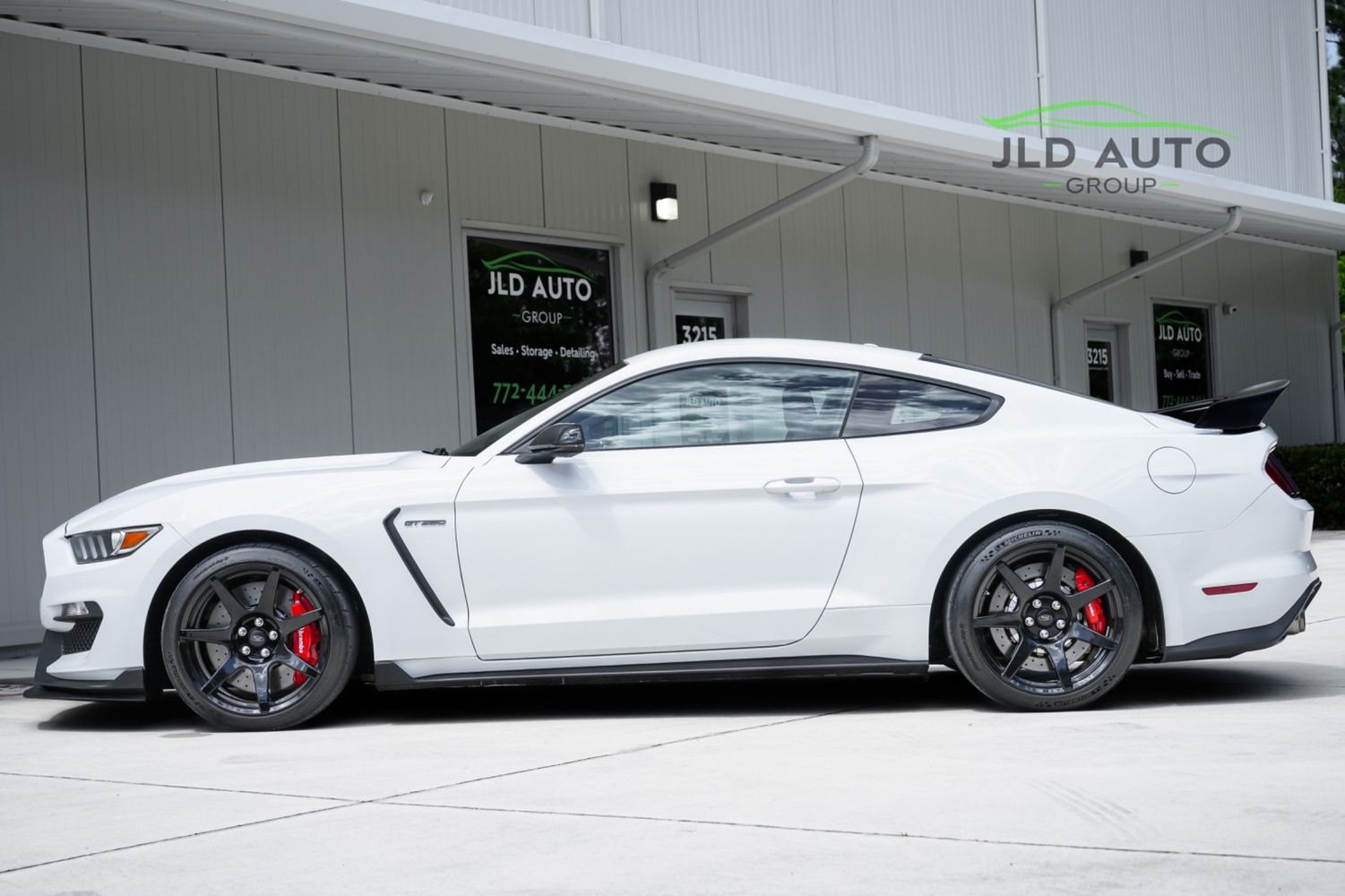 2016 Ford Mustang Shelby GT350R photo 3