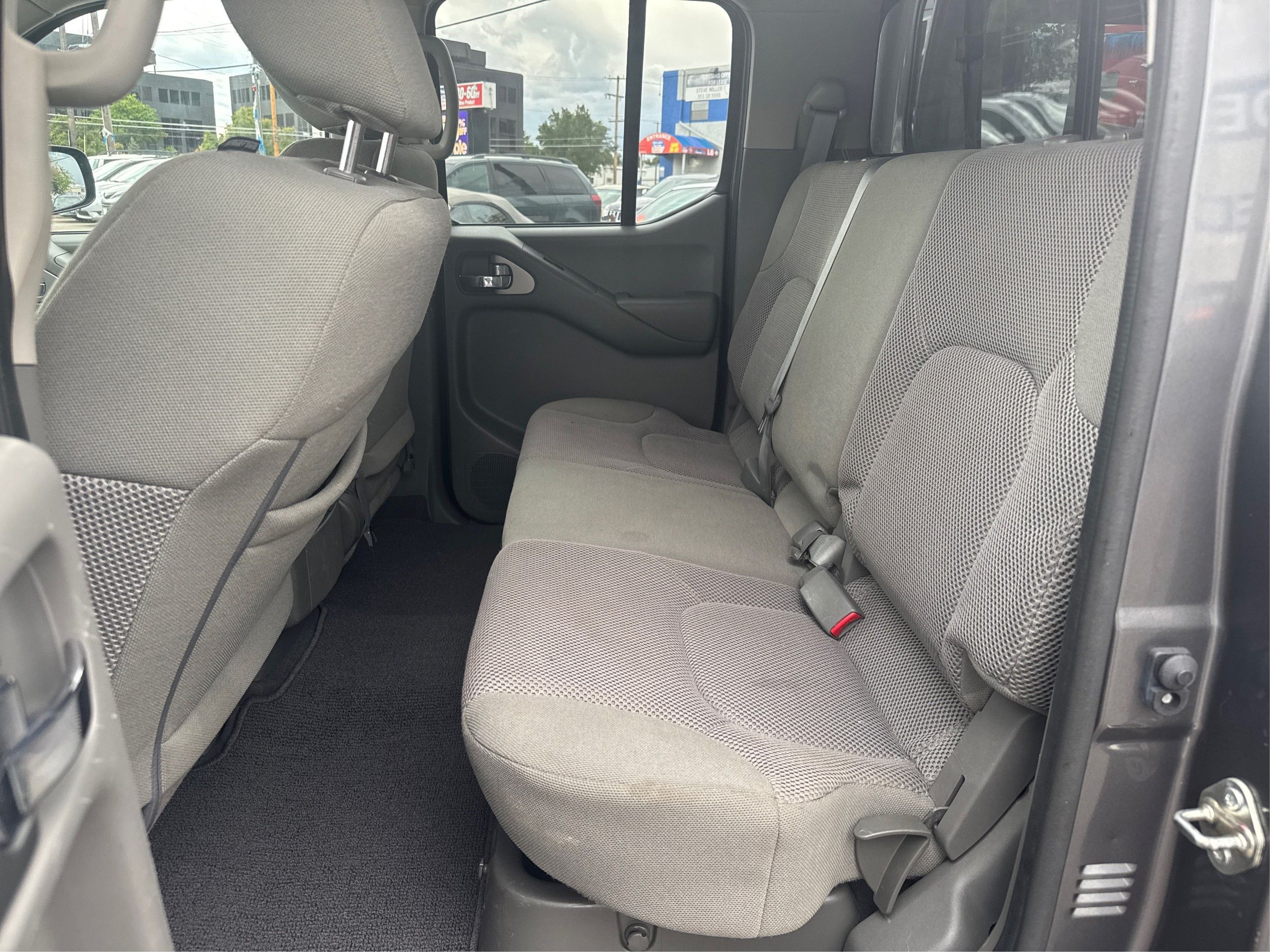 2019 Nissan Frontier SV photo 7