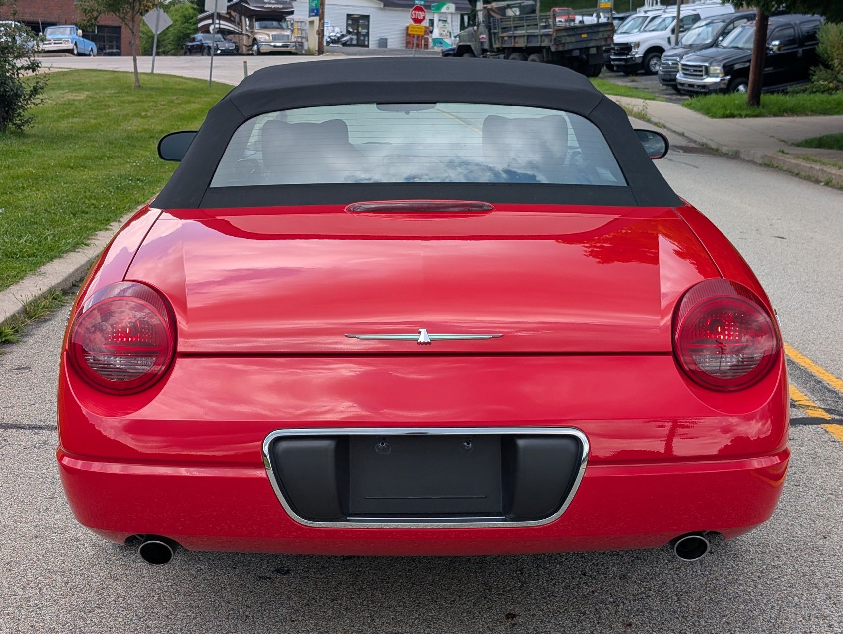 2002 Ford Thunderbird 9