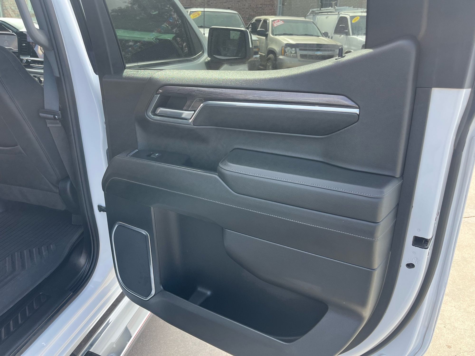 2024 Chevrolet Silverado 1500 LTZ photo 16