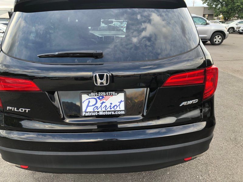 2018 Honda Pilot EX photo 4