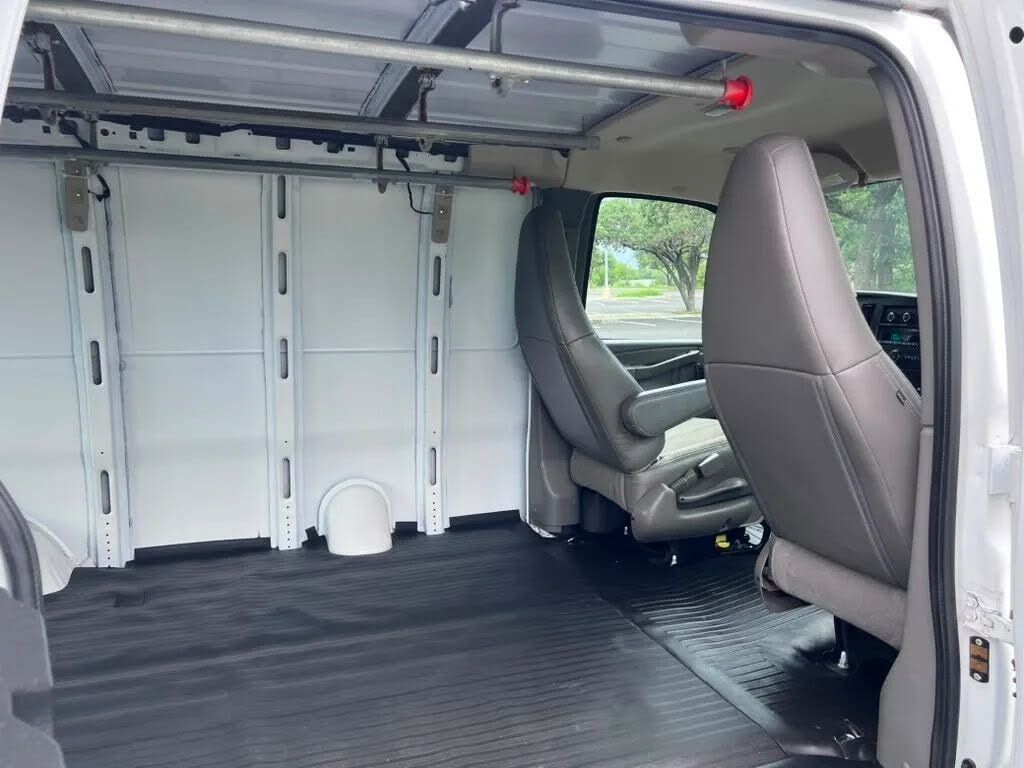 2021 Chevrolet Express Cargo #23