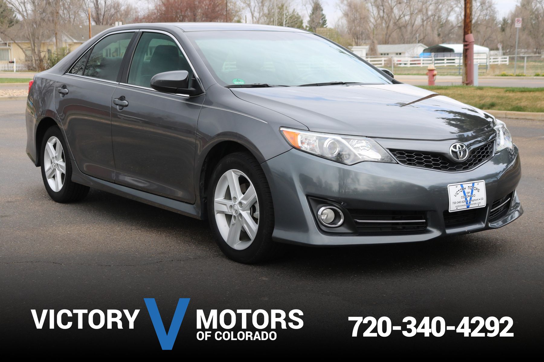 2014 Toyota Camry SE Victory Motors of Colorado