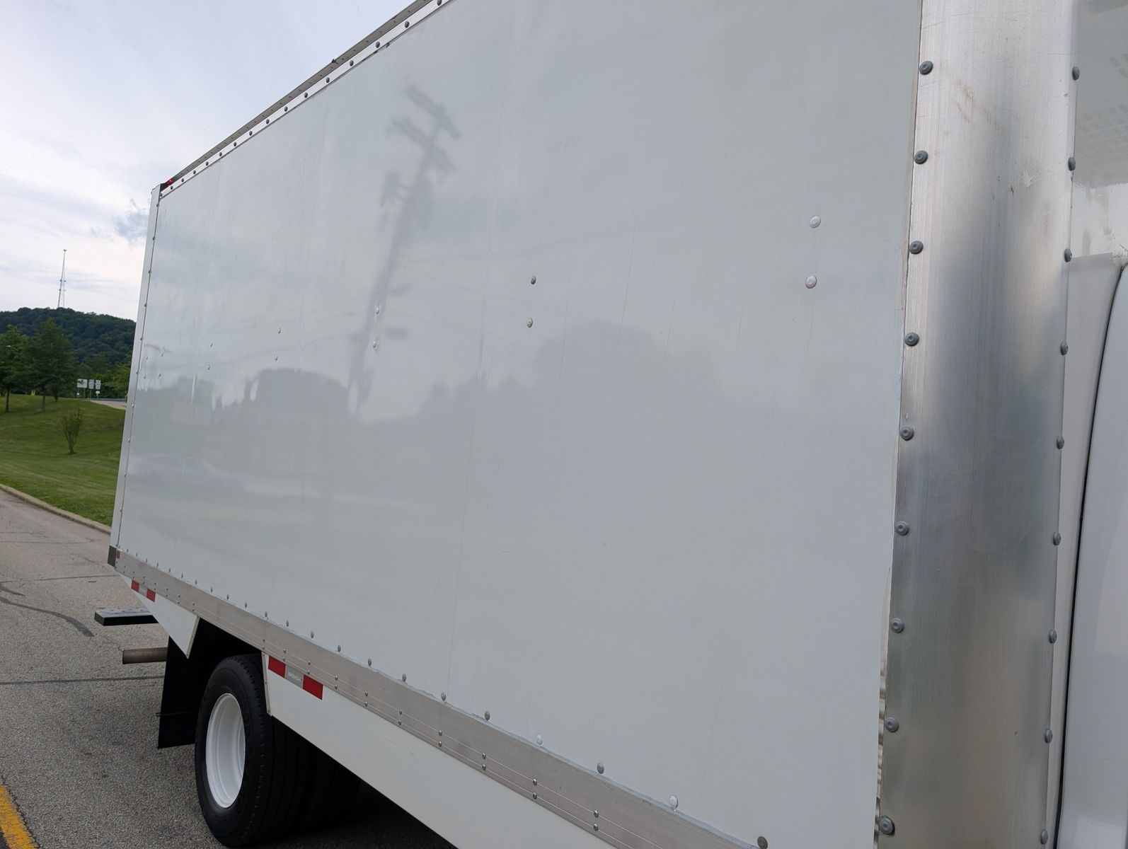 2024 Chevrolet Express Cutaway 76