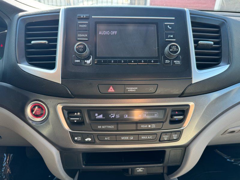 2016 Honda Pilot LX photo 15