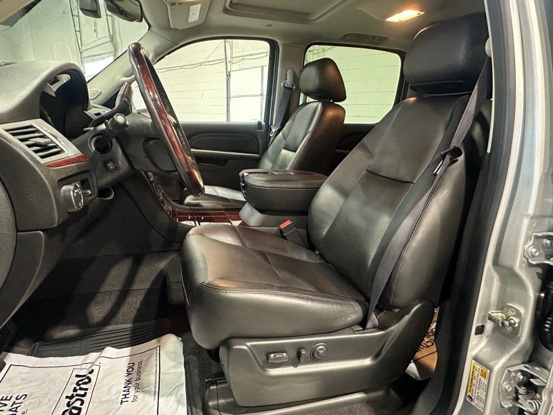 2011 Cadillac Escalade ESV Luxury, photo 11