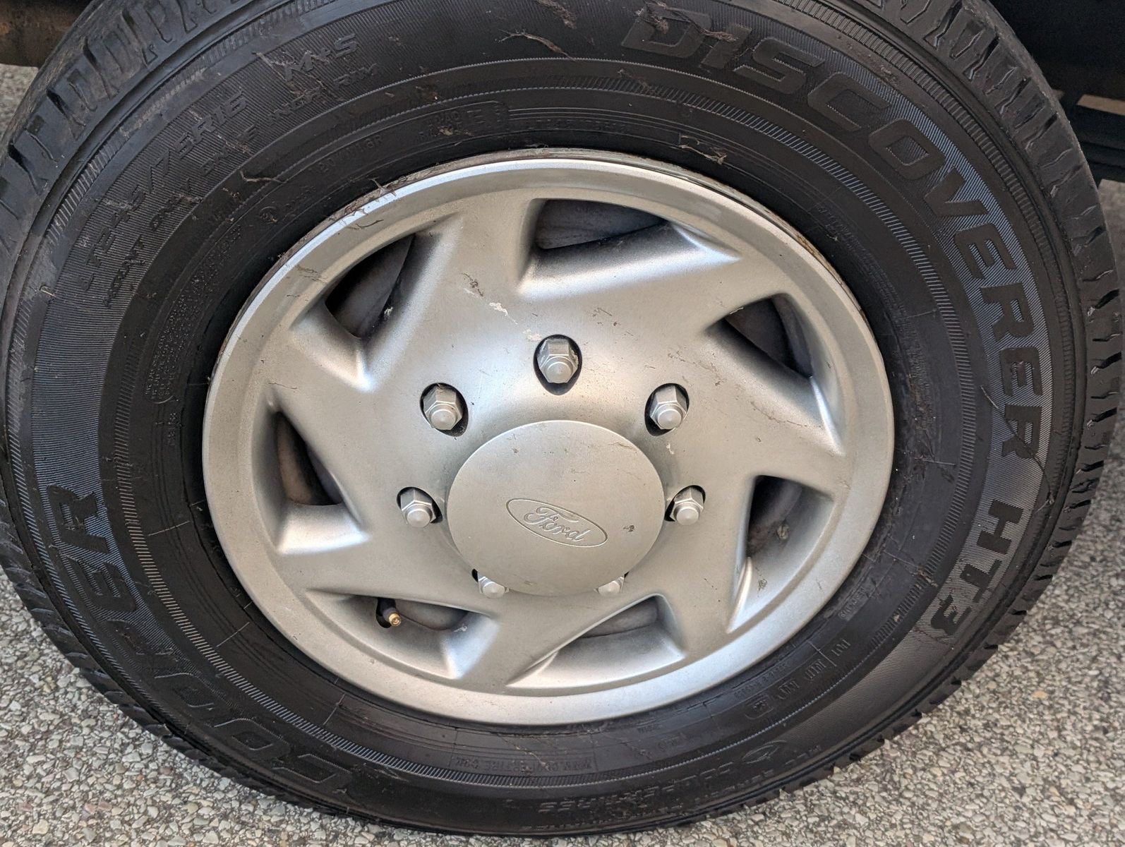 2015 Ford E-Series 28