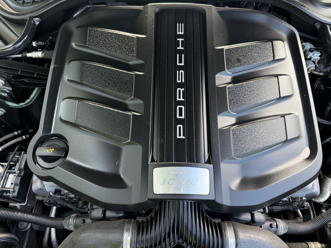 2015 Porsche Panamera 4S photo 39