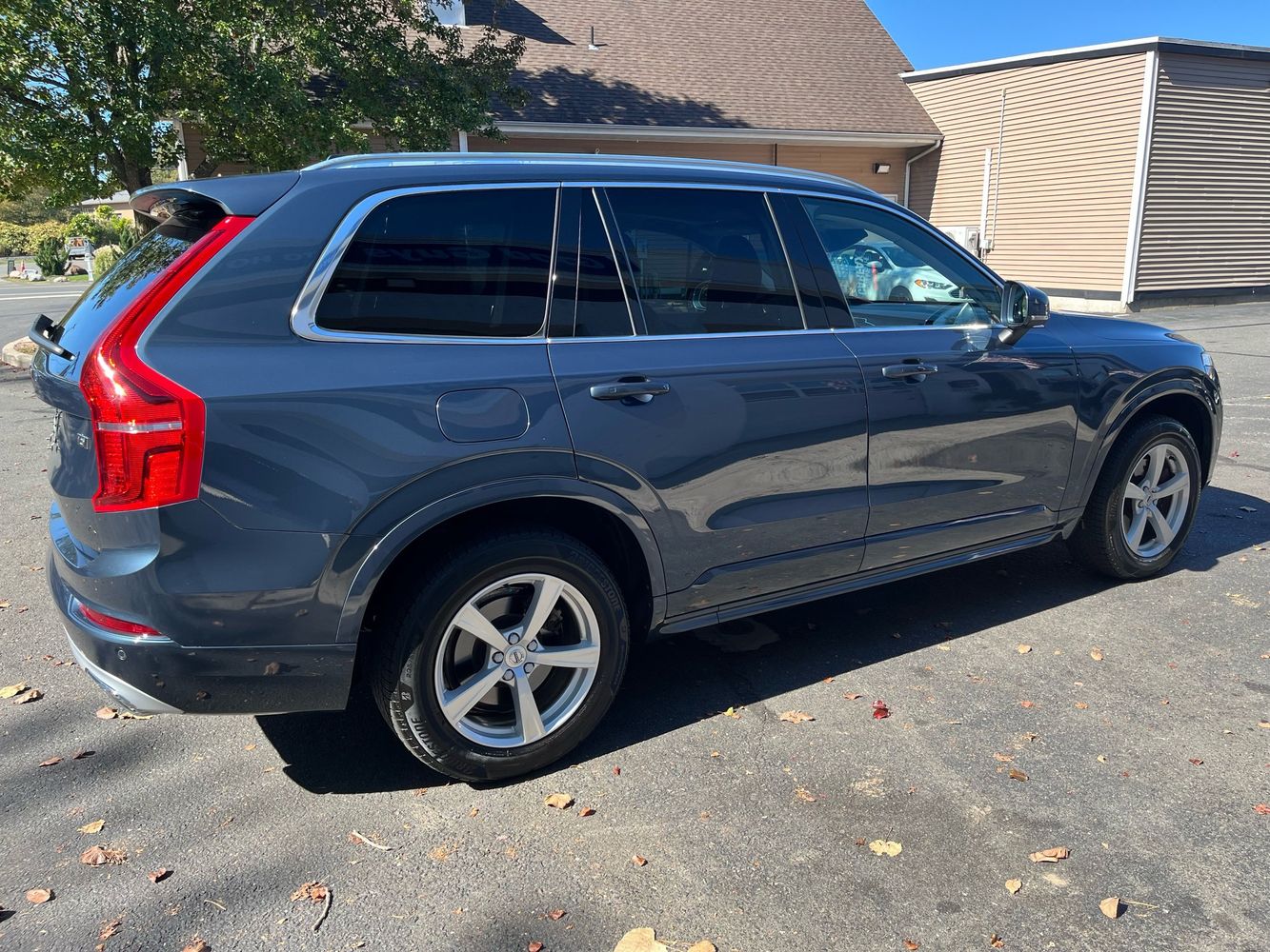 2020 Volvo XC90 T5 Momentum photo 5