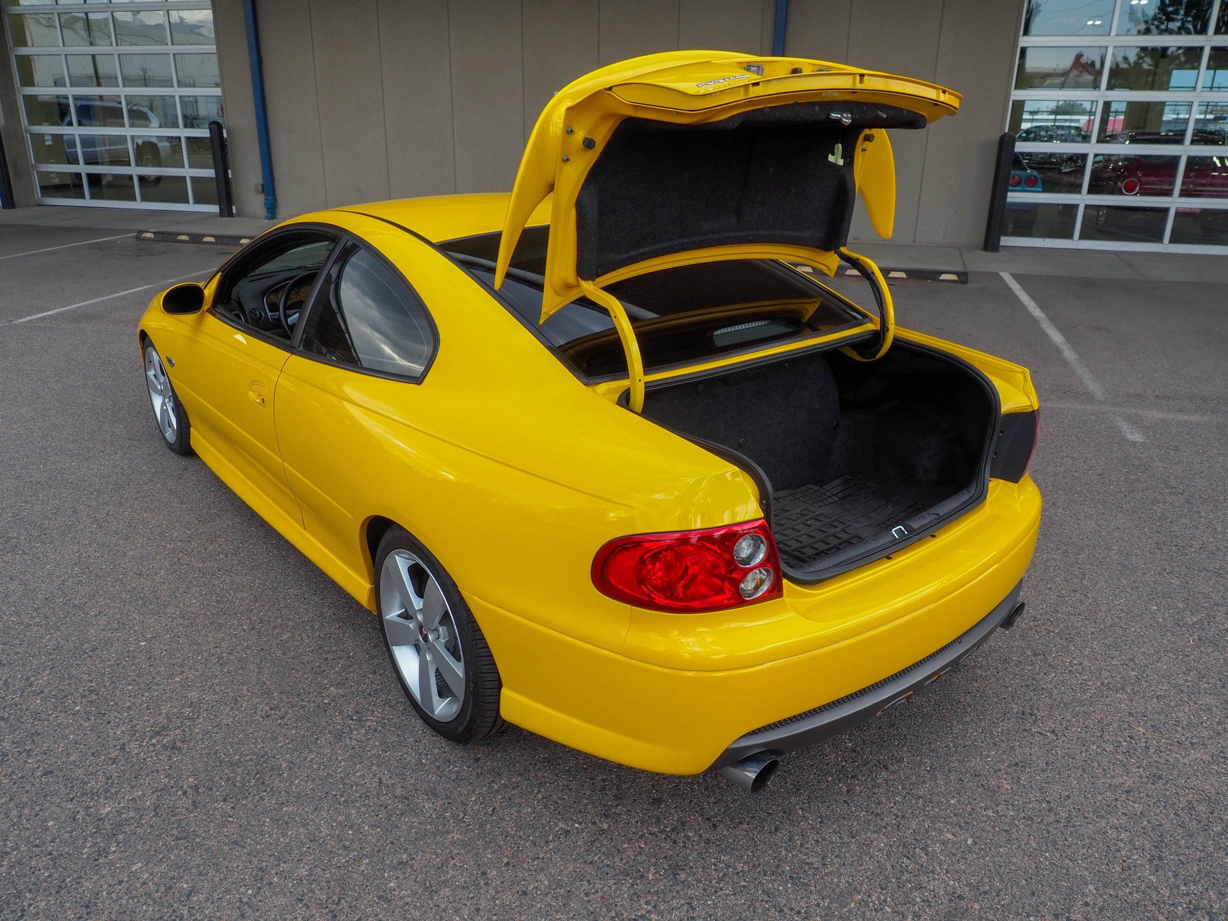 2005 Pontiac GTO Yellow 