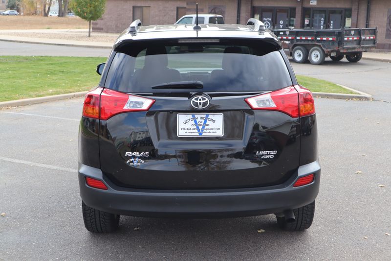 2015 Toyota RAV4 Photos