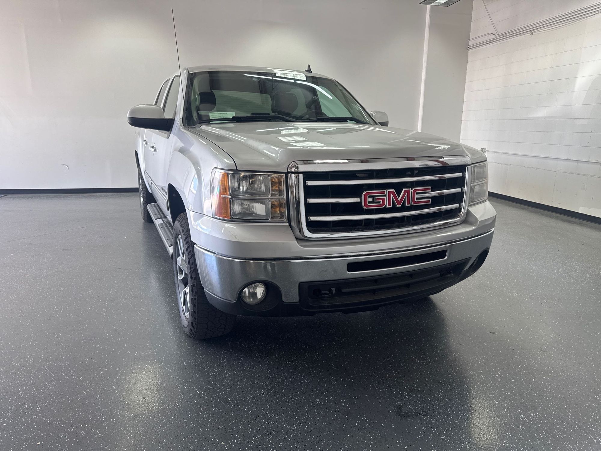 2012 GMC Sierra 2WD Crew Cab SLT SWB's photo