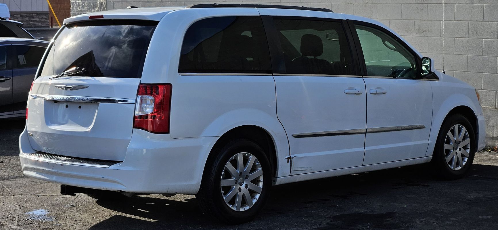 View vehicle photo 5