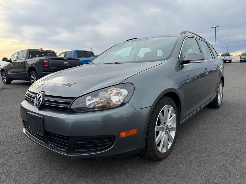 2012 Volkswagen Jetta SportWagen SE's photo