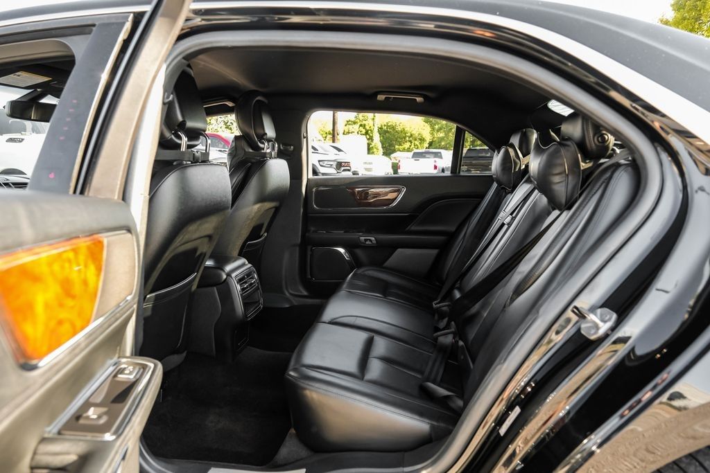 2017 Lincoln Continental Select photo 37