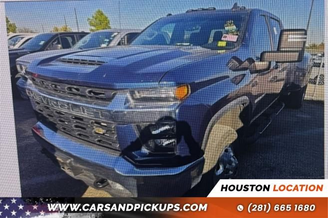 2023 Chevrolet Silverado 3500HD LT's photo