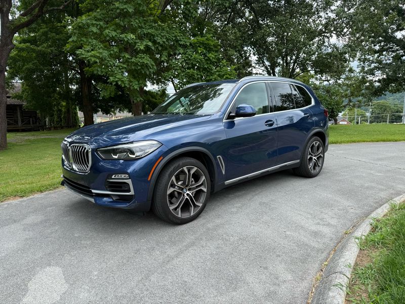 Blue 2021 BMW X5 SUV / Crossover Rear-Wheel Drive 8-Speed Automatic