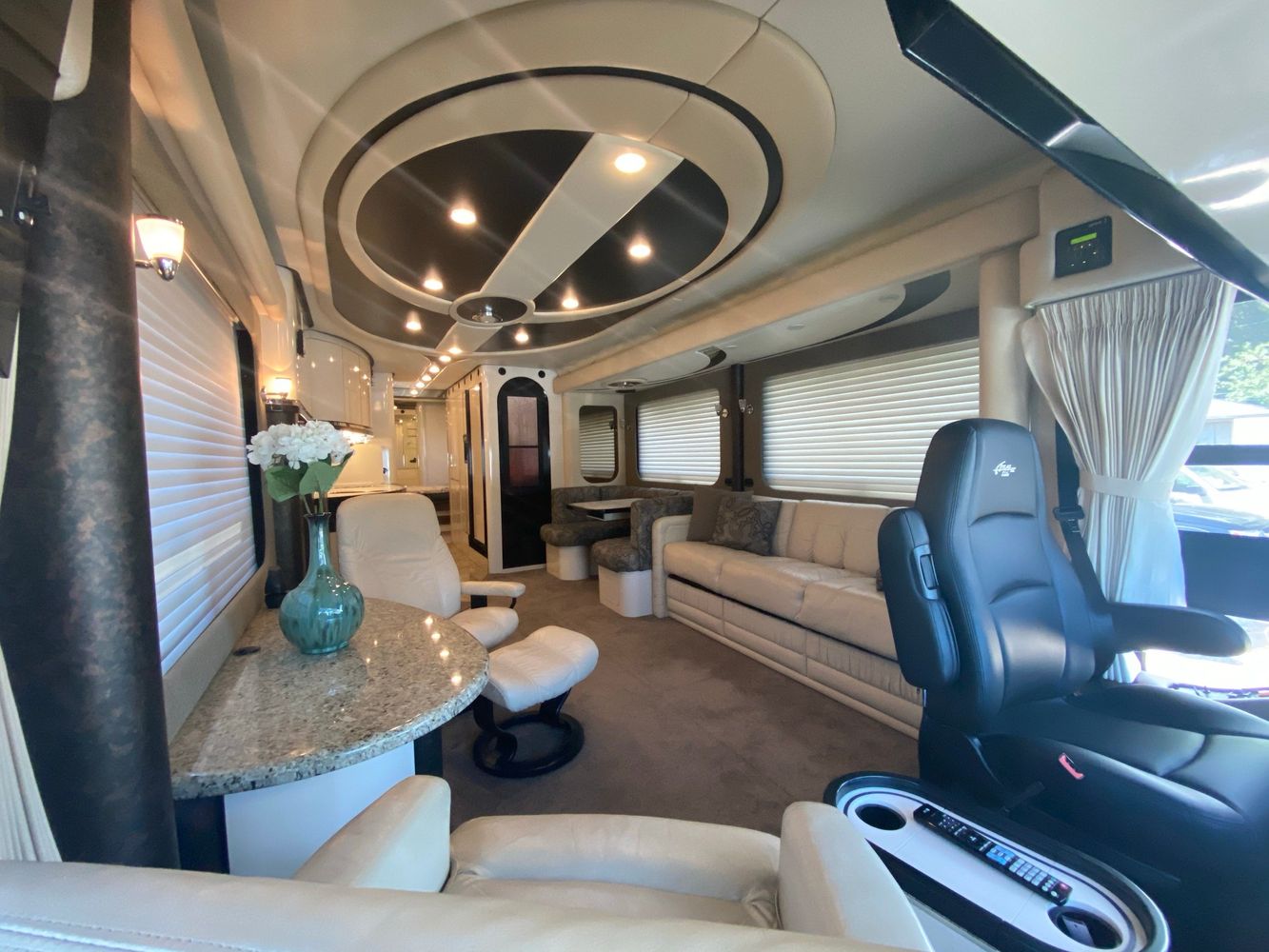 2002 Newell 45 Motor Home | Victory Motors of Colorado