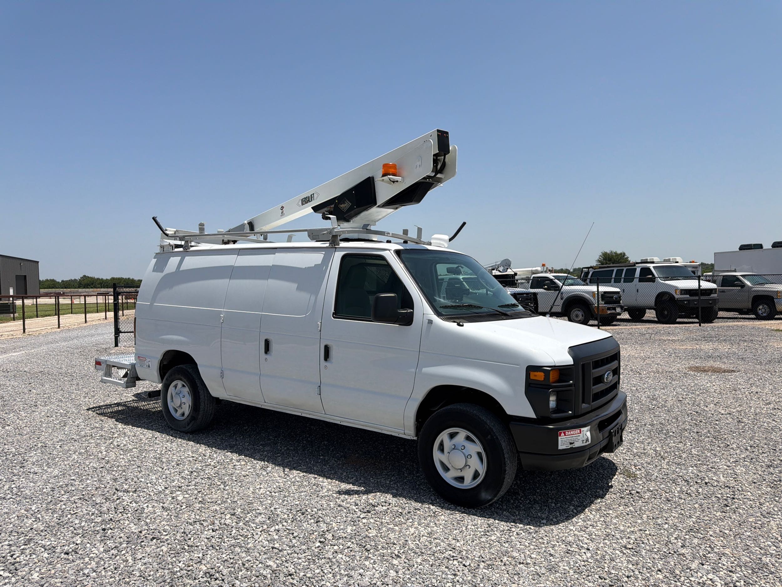 2011 Ford E-Series E-350 Super Duty's photo