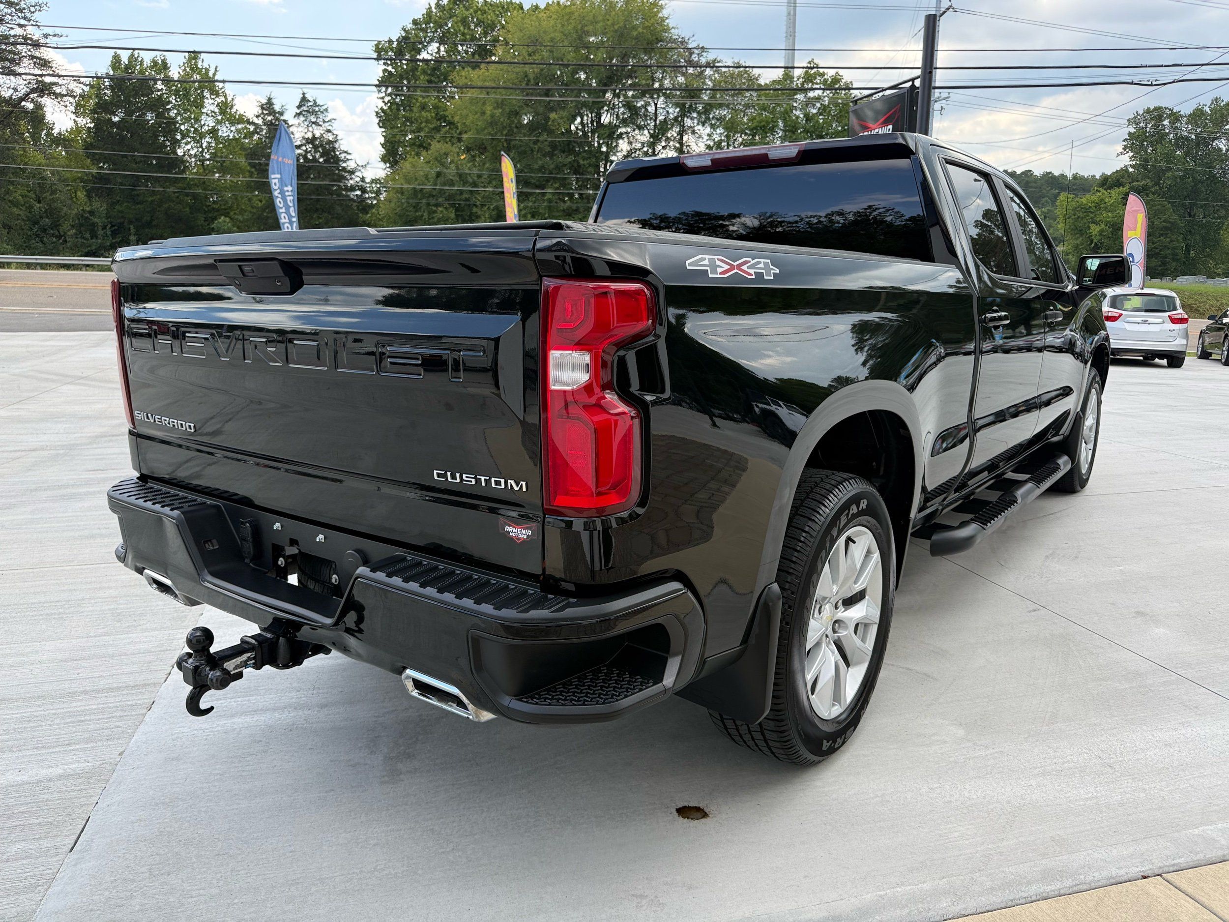 2020 Chevrolet Silverado 1500 Custom photo 2