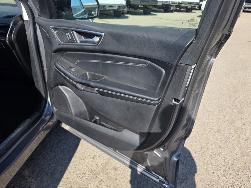 2022 Ford Edge Titanium - Photo 16