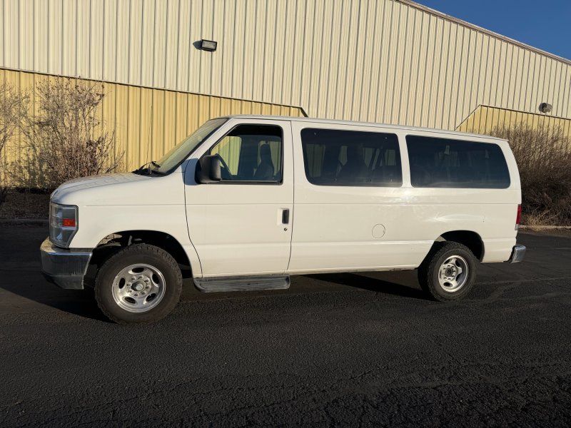 2013 Ford E-Series Econoline Wagon XLT