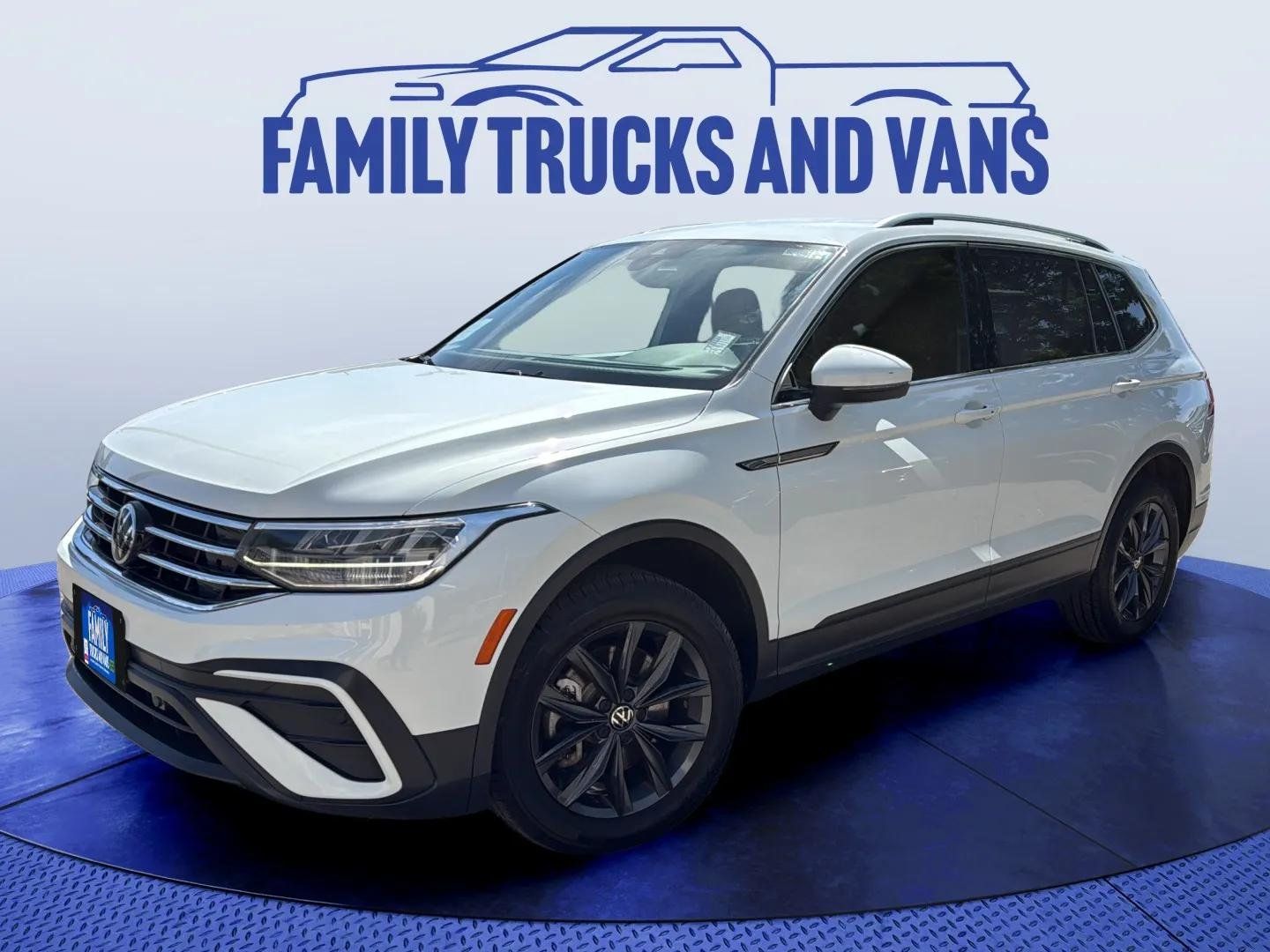 2022 Volkswagen Tiguan 2.0T SE 4Motion's photo