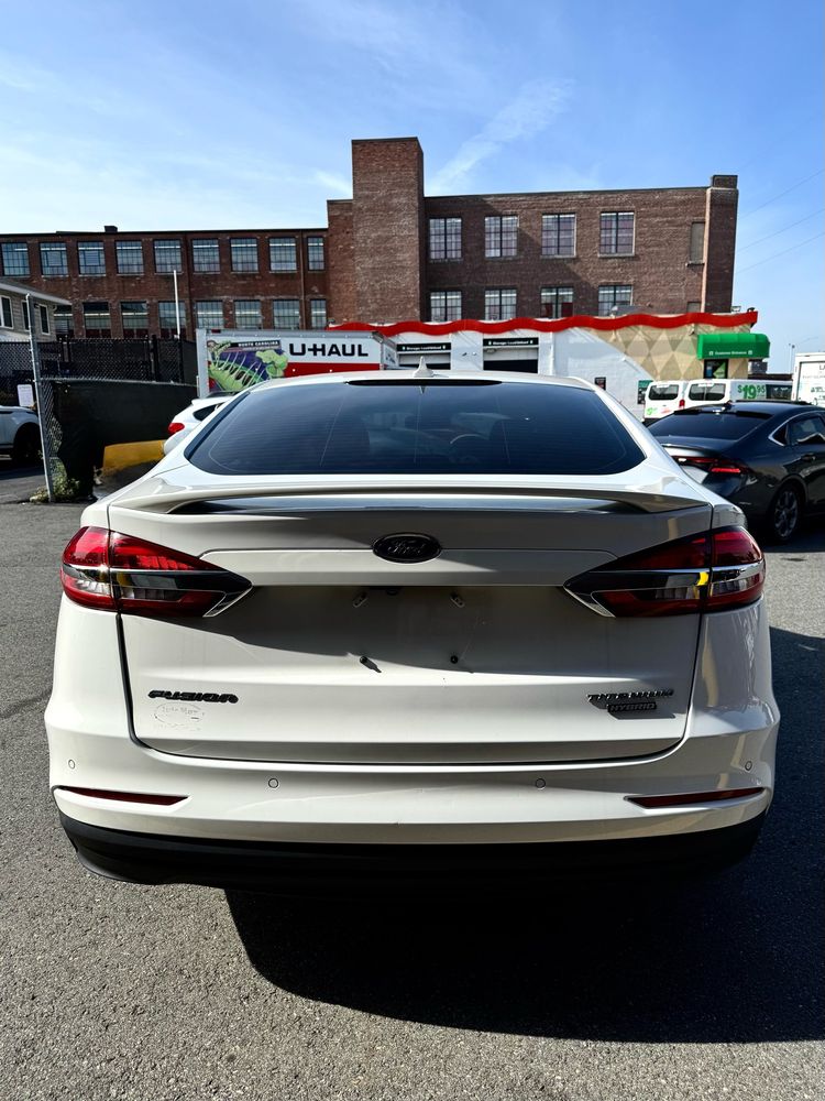 2020 Ford Fusion Hybrid Titanium photo 5