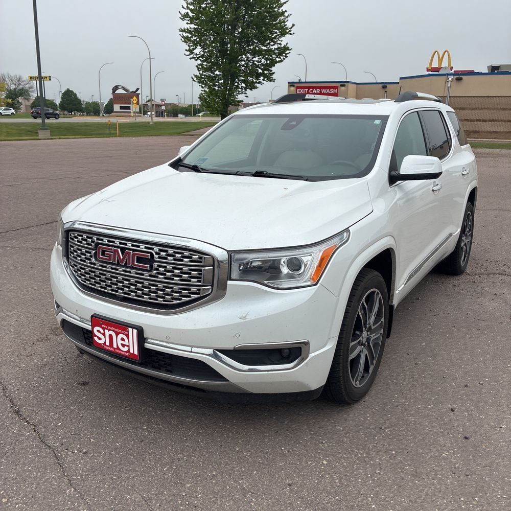 2017 GMC Acadia Denali AWD's photo