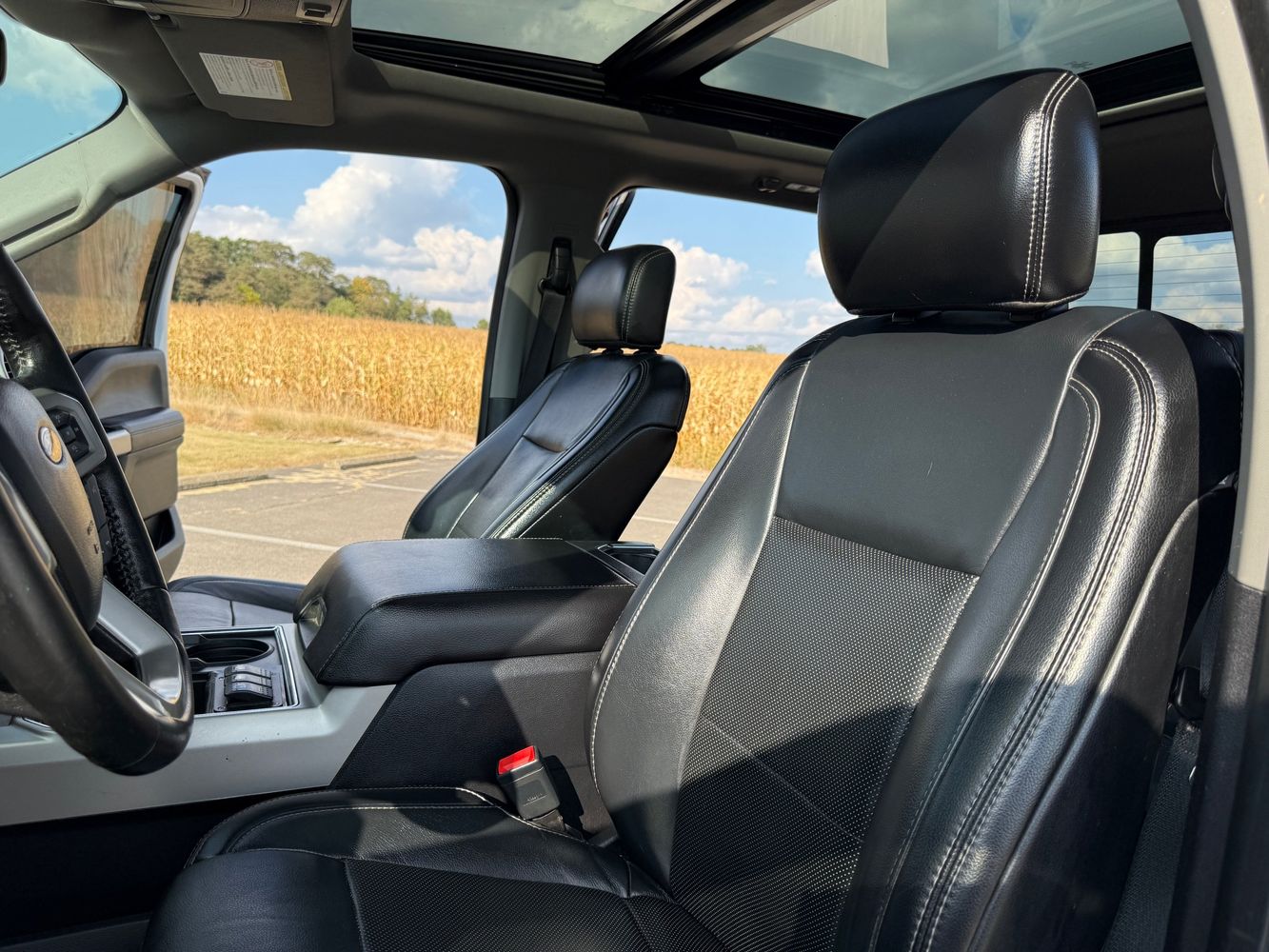 2019 Ford F-250 Lariat photo 29