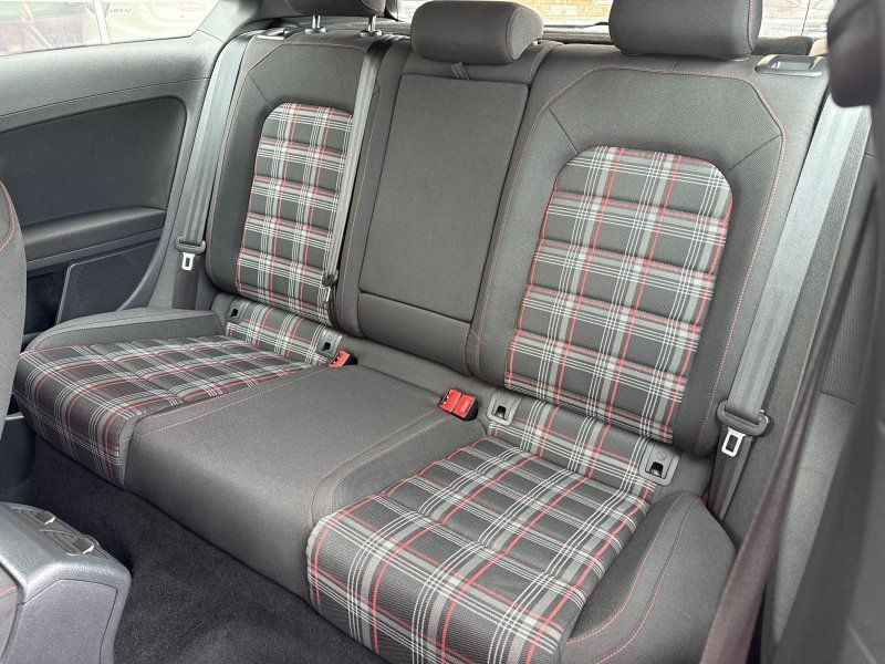 2015 Volkswagen Golf GTI S photo 13