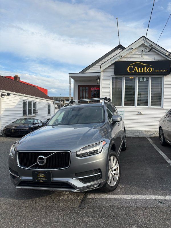 2017 Volvo XC90 T6 AWD Momentum's photo