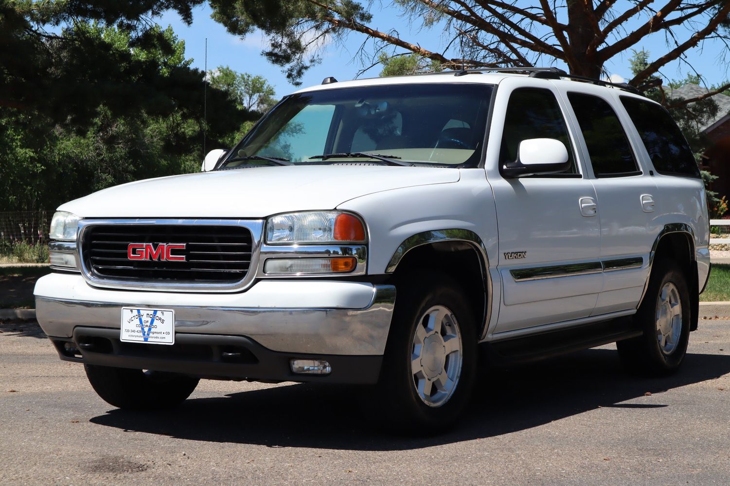 2004 GMC Yukon SLT Victory Motors of Colorado