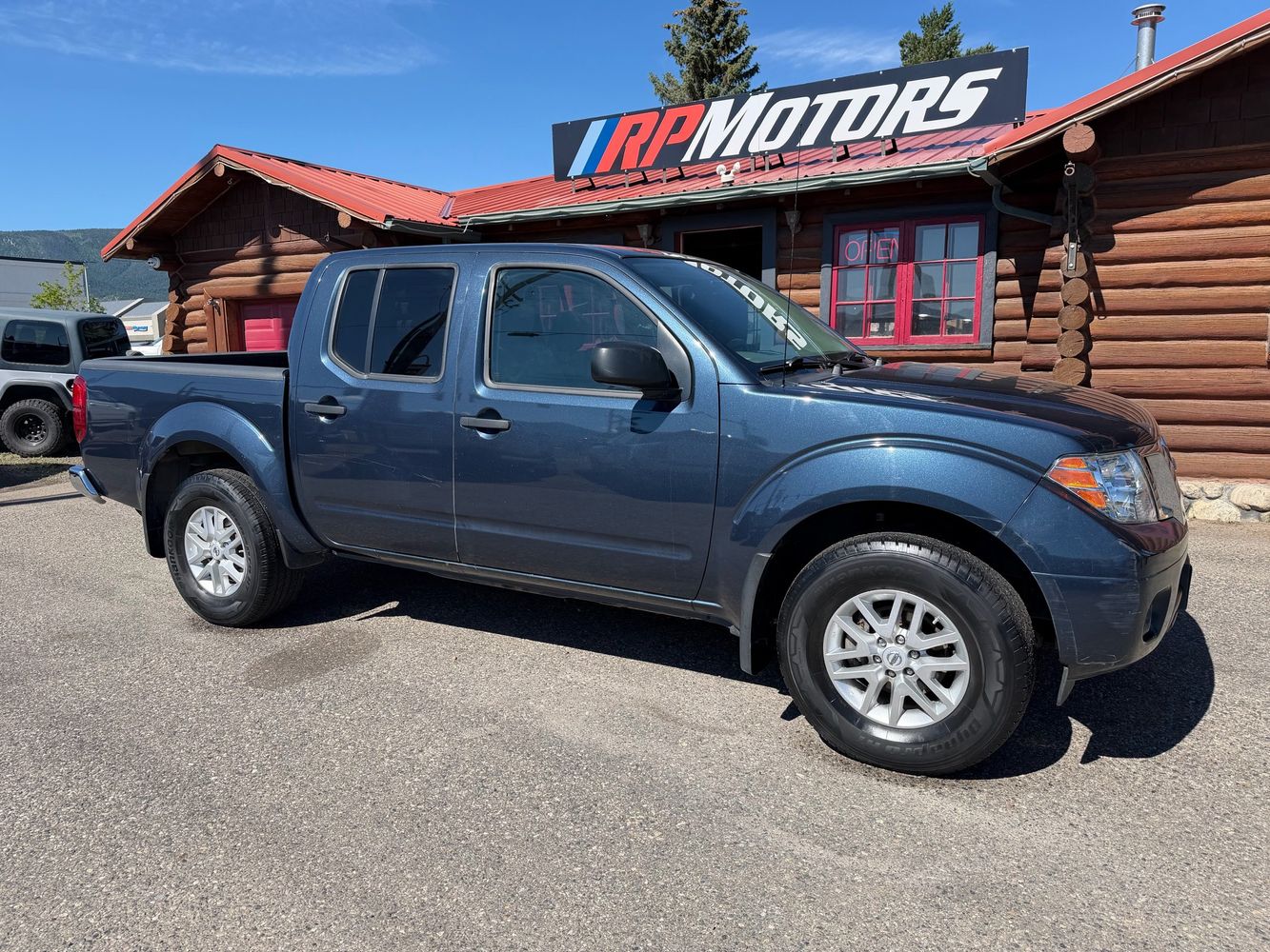2019 Nissan Frontier 4.0 SV Crew Cab 4X4 AT SWB's photo