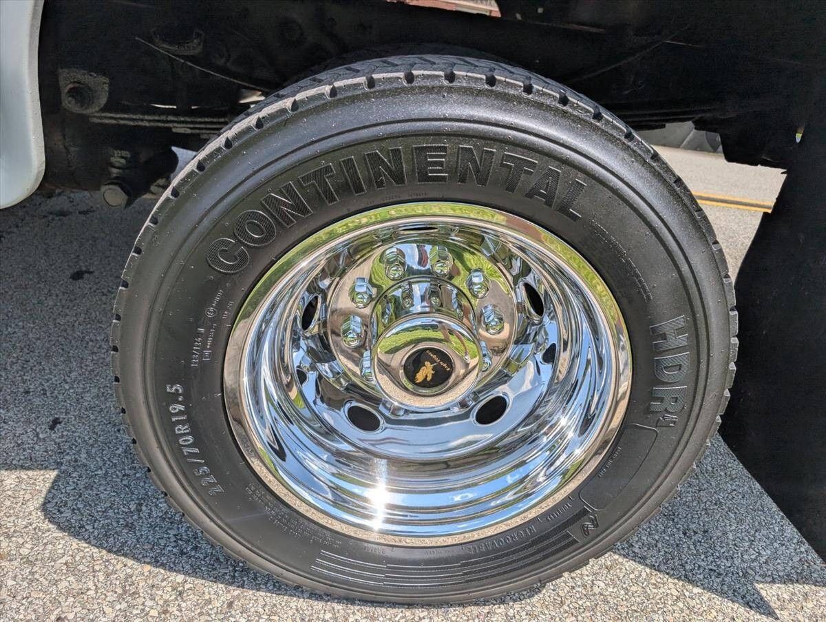 2011 Ford F-550 Super Duty 70