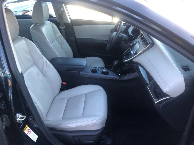 2015 Toyota Avalon Hybrid XLE Touring photo 13