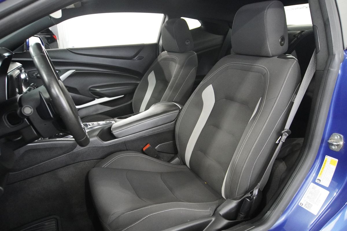2020 Chevrolet Camaro RWD Coupe 1LS