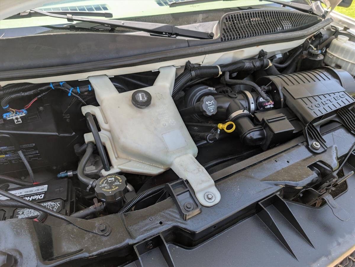 2008 Chevrolet Express Cutaway 72