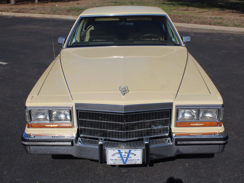 1986 Cadillac Fleetwood Brougham Photos