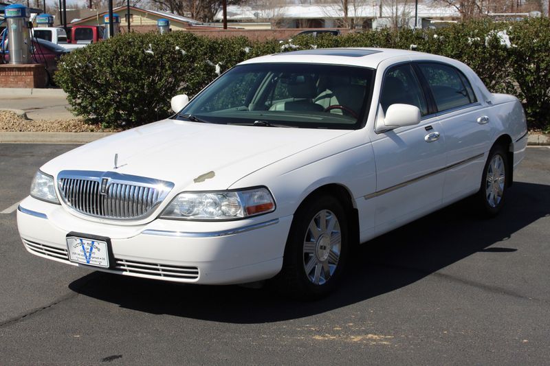 2005 Lincoln Town Car Signature Limited | Victory Motors Of Colorado