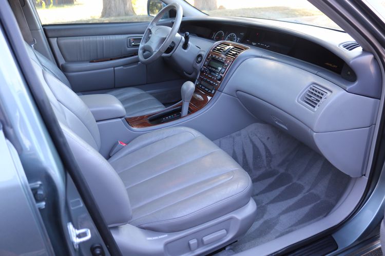 2000 Toyota Avalon XLS | Victory Motors of Colorado