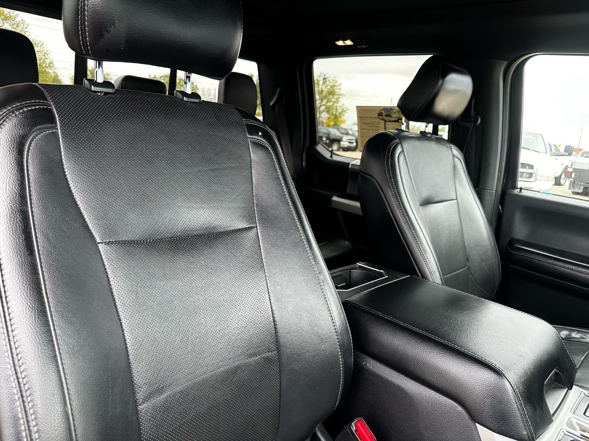 2016 Ford F-150 Lariat photo 14