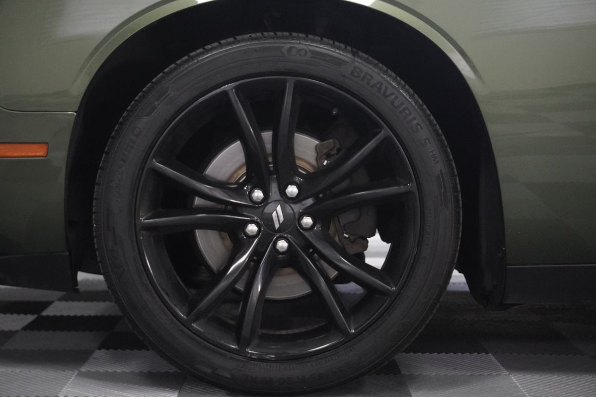 2018 Dodge Challenger SXT Plus