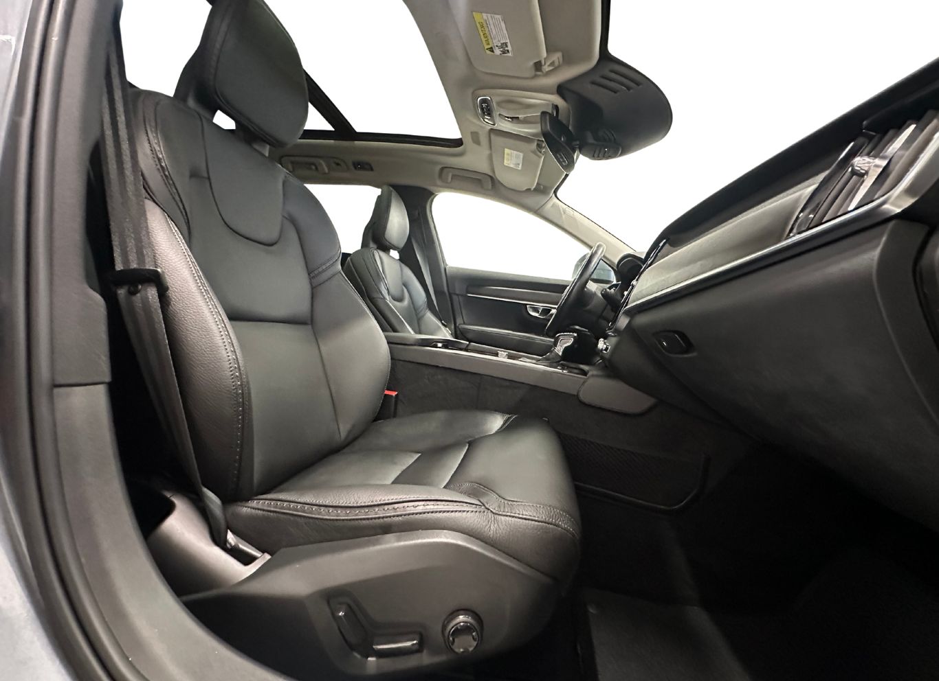 2017 Volvo V90 Cross Country T6 AWD photo 14