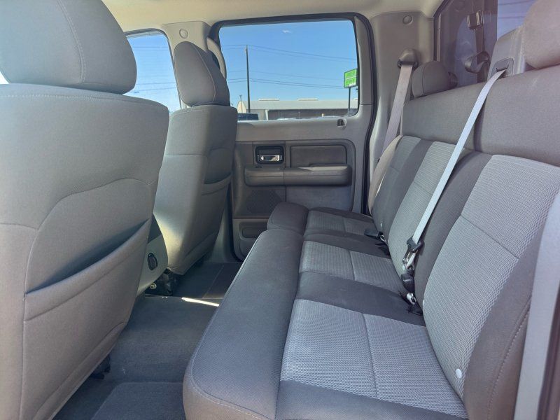 2004 Ford F-150 XLT photo 12